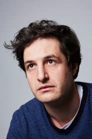 Alberto Paradossi as Walter Vismara