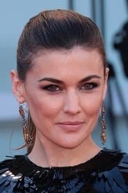 Marta Nieto as Carla