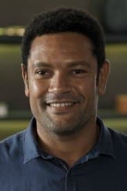 Rodrigo dos Santos as Heraldo