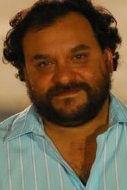 Marcos Cesana as Garçom Gilson