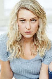 Saskia Hampele as Zoe Quinn