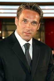 Gary Daniels as Det. Ken O'Hara