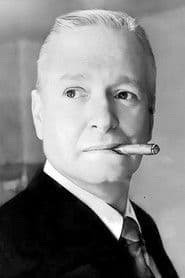 Óscar Ortiz de Pinedo as Don Rogelio