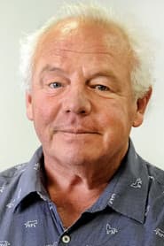 Luc Senay as Réal