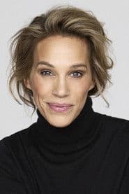 Emma Wiklund as Petra