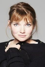 Sophie Quinton as La mère