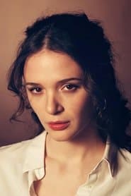 Rozafa Celaj as Flora