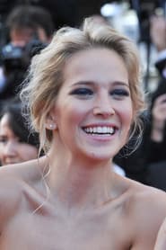Luisana Lopilato as Mía Colucci