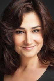 Devin Özgür Çınar as Anne