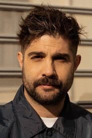 Nikolas Aggelis as Νίκος