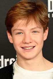 Levi Brandl as Bob Andrews