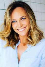 Sara Zanier as Luisa