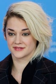 Victoire du Bois as Jeannine