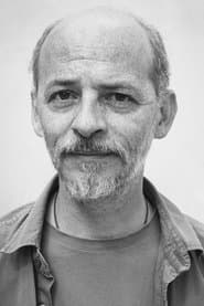 Lourenço Mutarelli as Corretor