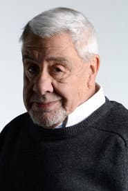 Julio Jung as Papá de Ángela