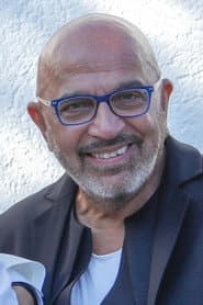 Yannis Zouganelis as Dr. Genius