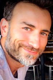 Rafael Simón as Bob