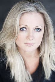 Simone Buchanan as Lizzie Curtis