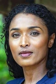 Sara Martins as Julie
