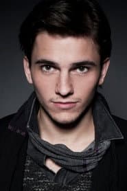 Bence Tasnádi as Árpád Szentes