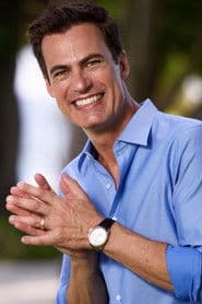 Carlos Casagrande as Ricardo