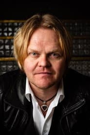 Otto Kanerva as Simo