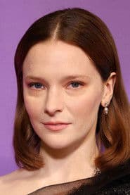 Morfydd Clark as Juliette