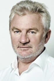 Aladin Reibel as Le chirurgien