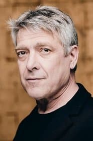 Pere Arquillué as El Director