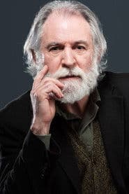 Jorge Mota as Ricardo