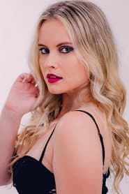 Leticia Botelho as Kikinha