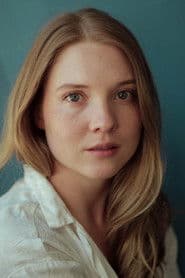 Satu Tuuli Karhu as Journalist