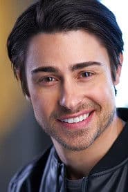 Paris Dylan as Ethan