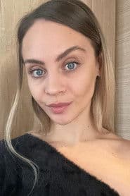 Olívia Csúcs as Szintia