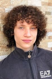 Matteo De Buono as Young Riccardo