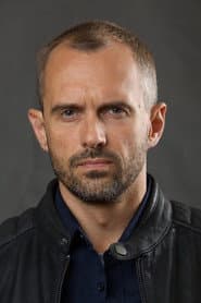 Aleksey Komashko as Petr