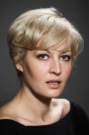 Nazan Adalı as Naciye