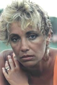 Olimpia Di Nardo as Angela