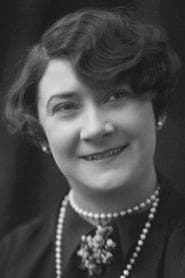 Dagmar Ebbesen as Lisa, nurse