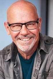 Charles Martin Smith as Oscar Wallace