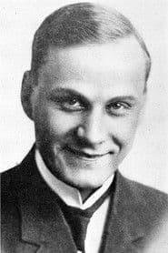 Fraunie Fraunholz as Gerald Hutton