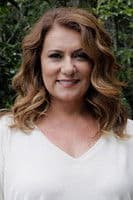 Patrícya Travassos as Ana Gomes