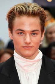 Mitchell Hoog as Patrick