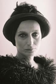 Darejan Kharshiladze as Nino