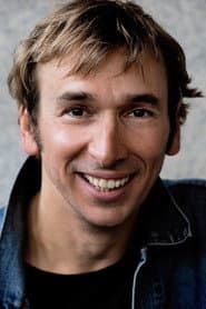 Arnd Schimkat as Der Dorfpolizist