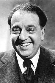 Lucien Baroux as le médecin-chef de la clinique