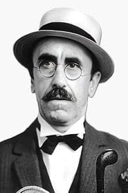 Jesús Guzmán as Turista comiendo paella