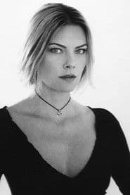 Paula Devicq as Vicky-Ann