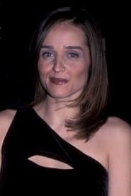 Claudia Besso as Laura Jackson